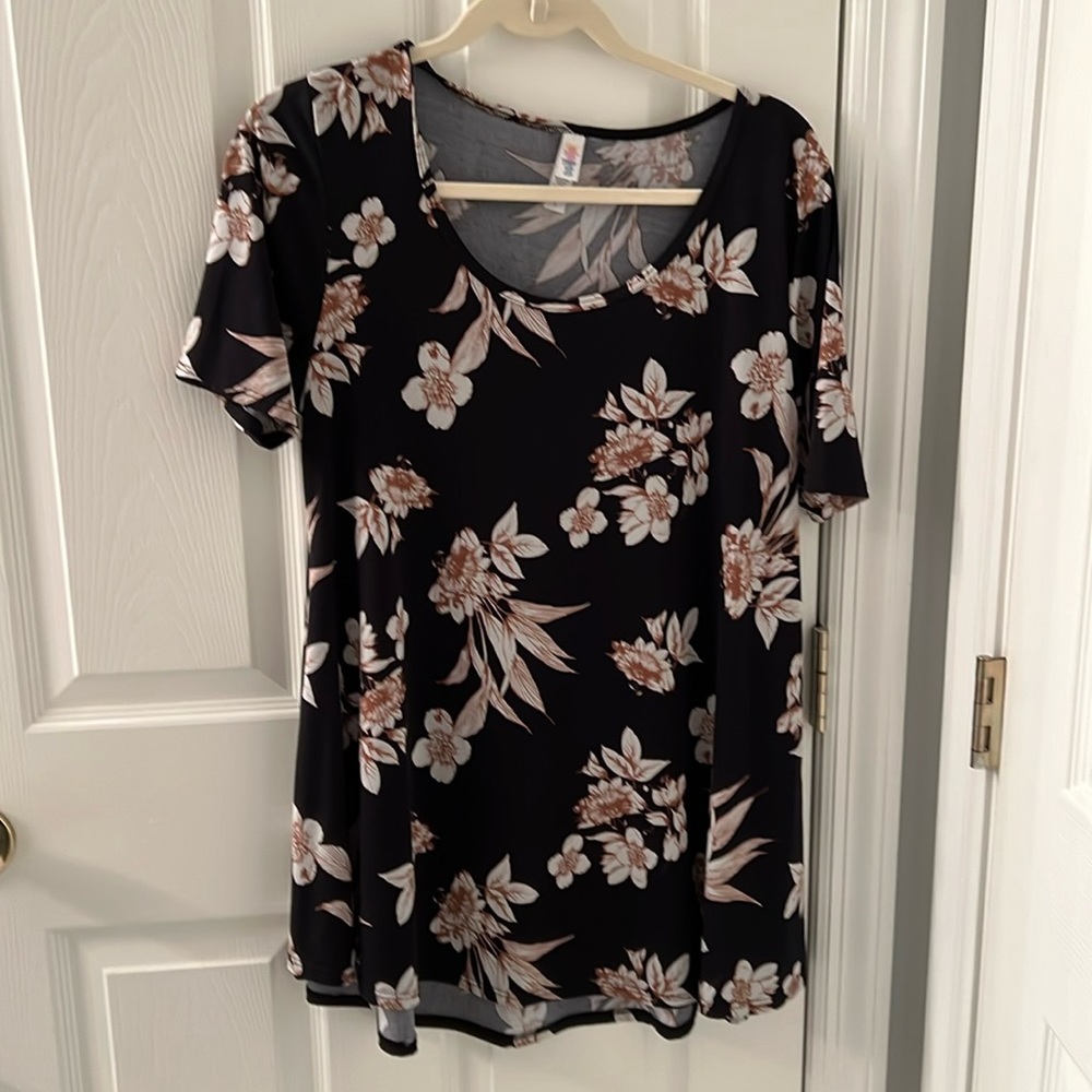 Lularoe perfect tee small black floral